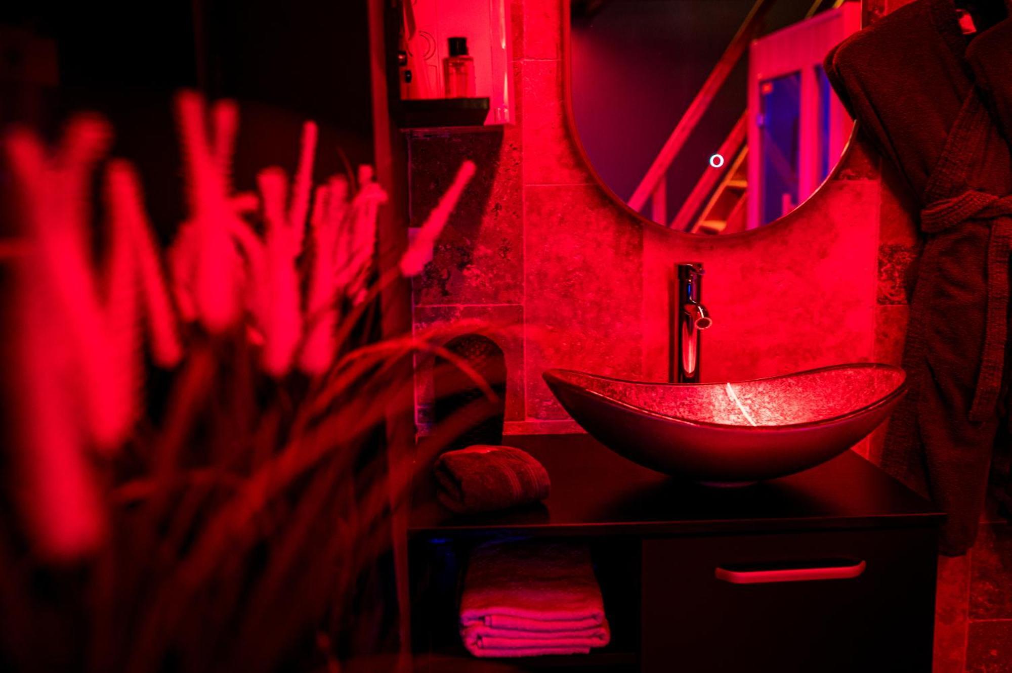 Loveroom Sauna, Balneo, Parking Prive Dans Le Centre De Honfleur Phòng bức ảnh