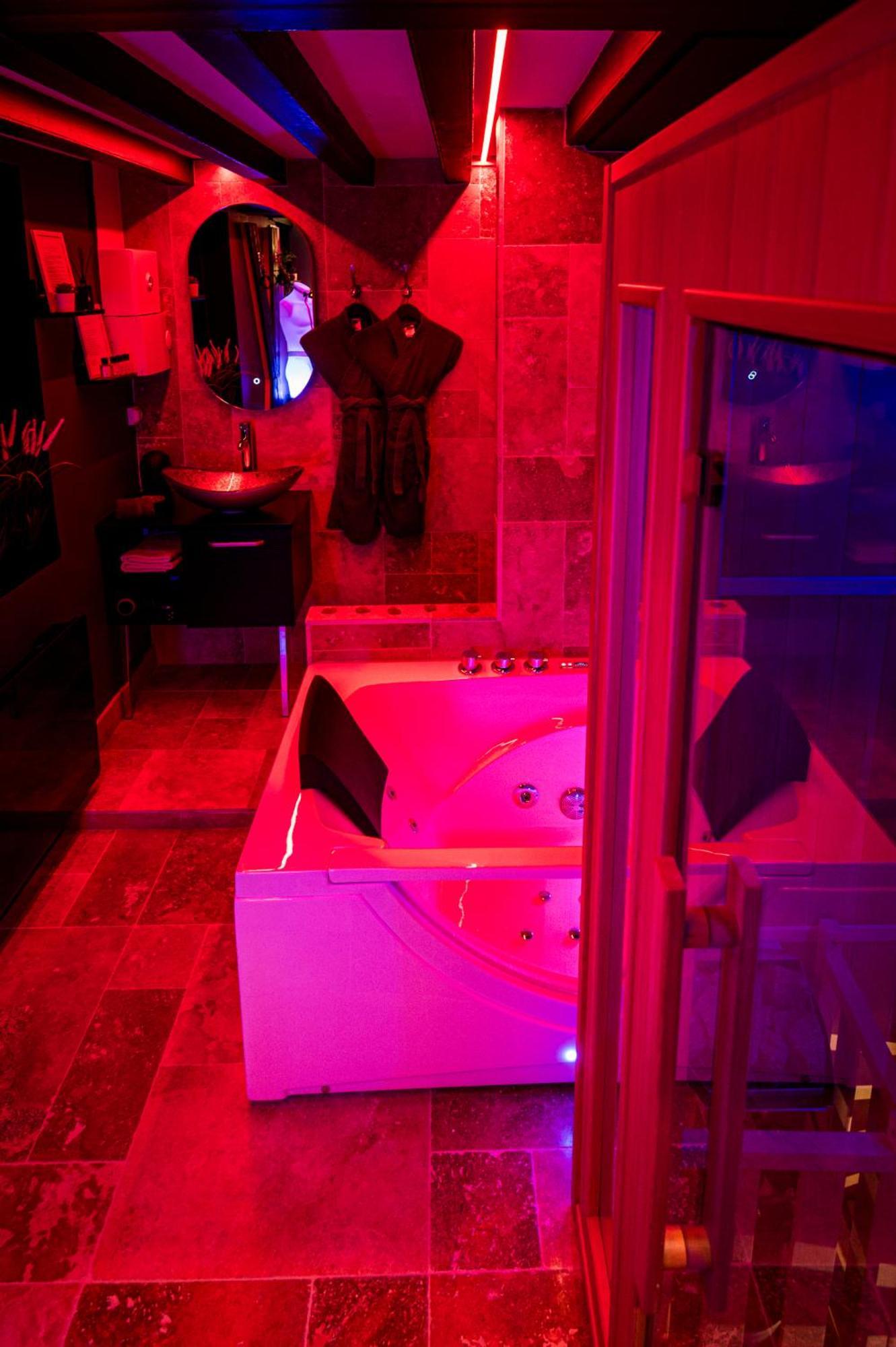 Loveroom Sauna, Balneo, Parking Prive Dans Le Centre De Honfleur Phòng bức ảnh