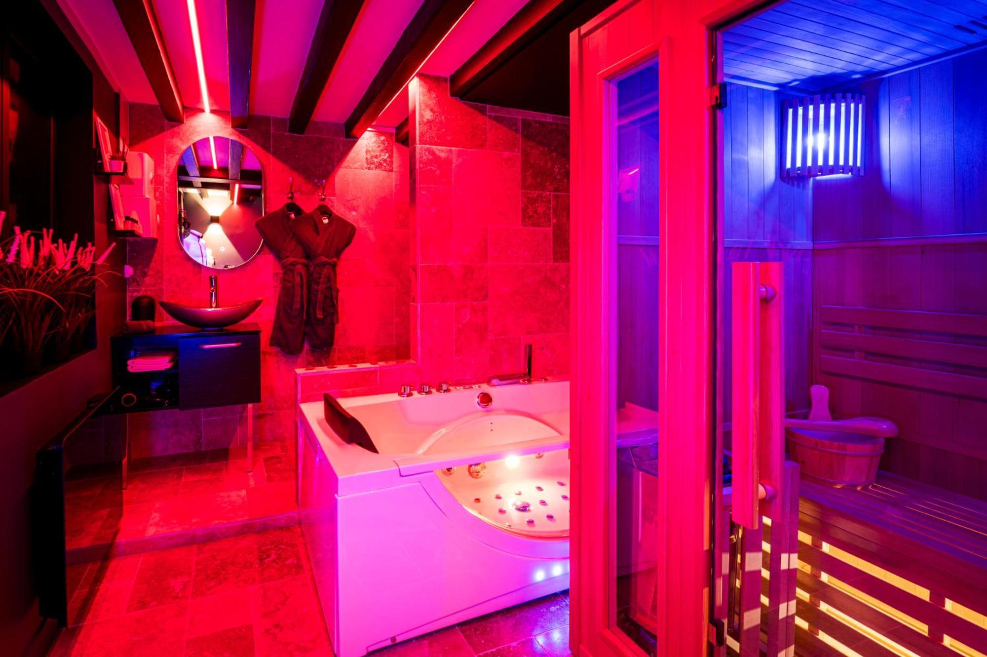 Loveroom Sauna, Balneo, Parking Prive Dans Le Centre De Honfleur Phòng bức ảnh
